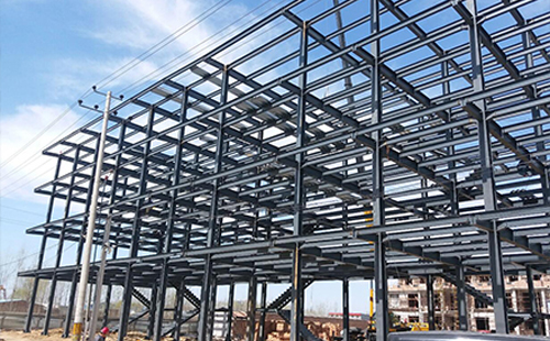 崆峒雨棚主骨架钢结构铝板节点做法